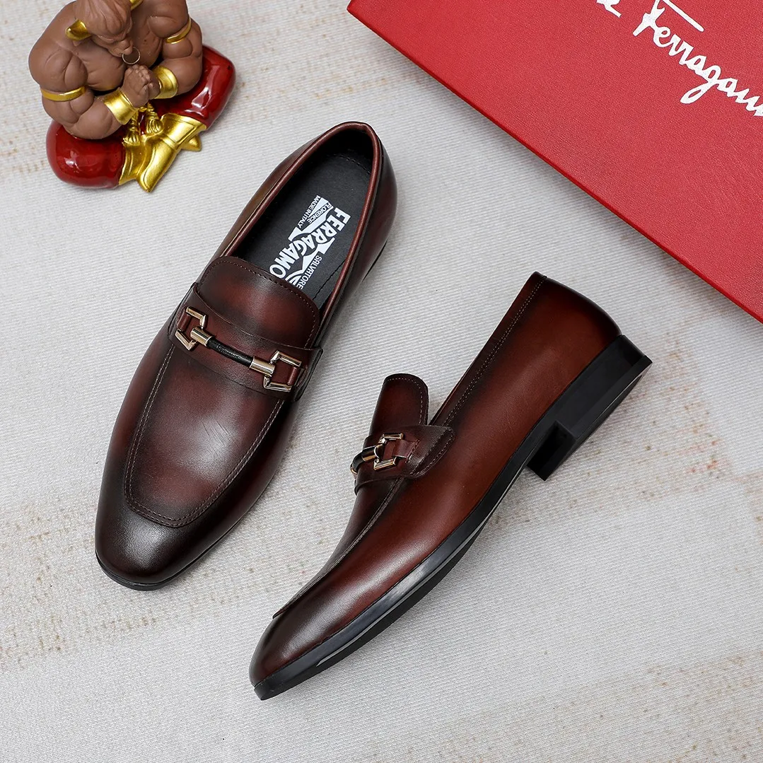 Men's shoes 💰460 🔥Ferragamo's new men's casual slip-on shoes🇨🇳Official website original 1:1 mold, original quality💯Fine workmanship, high-end luxury☘The upper is made of imported Italian first-layer cowhide🌴Luxurious water dyeing🐂Leather lining🍓Rubber wear-resistant and non-slip outsole, breathable and comfortable to wear🍍The first choice for high-grade men, 5 colors available! Code number 38-44 (45.46. Customized)